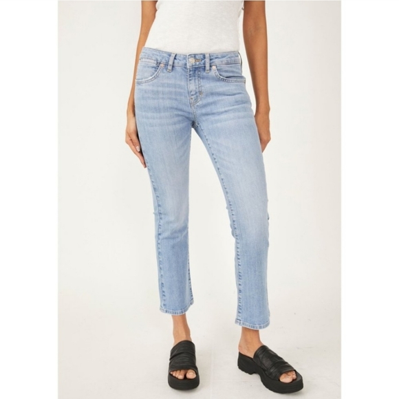 Free People Liv Crop Flare Jeans in Etna Blue Size 30 - Picture 5 of 14